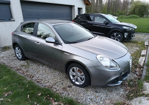 Alfa Romeo Giulietta cena 13900 przebieg: 200000, rok produkcji 2010 z Nysa małe 92